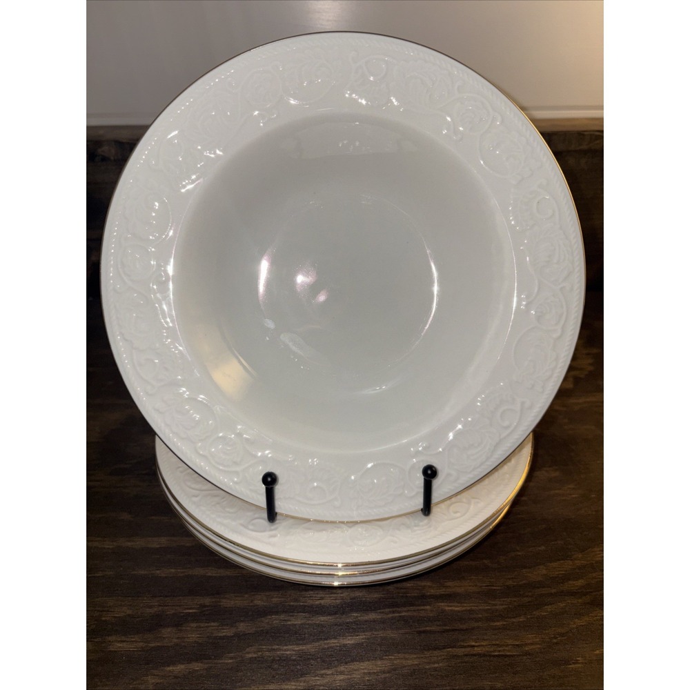 SET 4  FARBERWARE CALAIS SOUP BOWLS 8-7/8"  EMBOSSED CREAM WHITE# 4173 GOLD TRIM